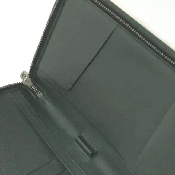 Louis Vuitton Taiga Leather Zip Around Travel Case Long Wallet - Picture 5 of 8